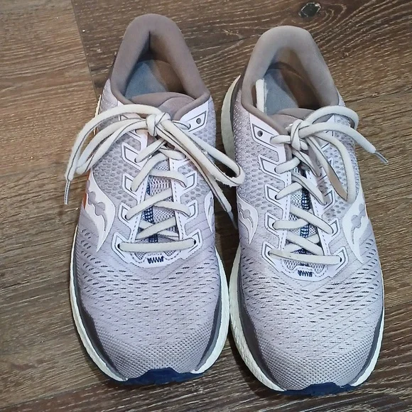 Saucony Triumph 18 Tennis Shoes Womens Size 8.5 - Picture 4 of 9